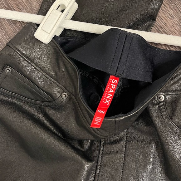 NWOT Spanx Leather Like Ankle Skinny Pant Black - Picture 8 of 8